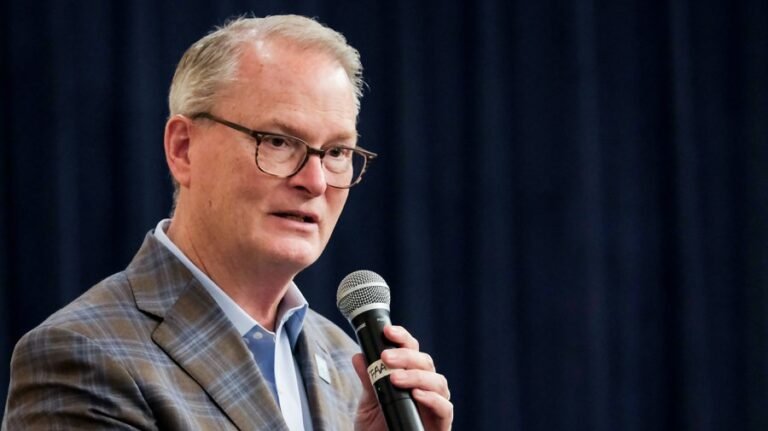 Hamilton holds slight lead over Marshall in Kansas Senate contest: Poll