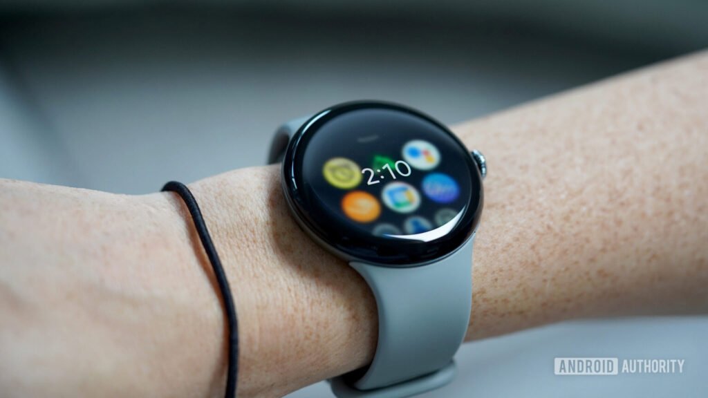 Google could soon take away an important Pixel Watch 2 and 3 safety feature