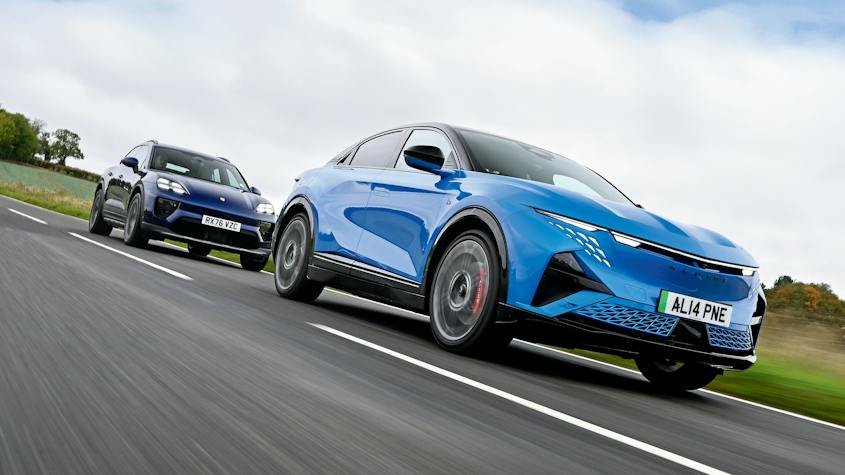 Porsche Macan vs Alpine A390 - pictures