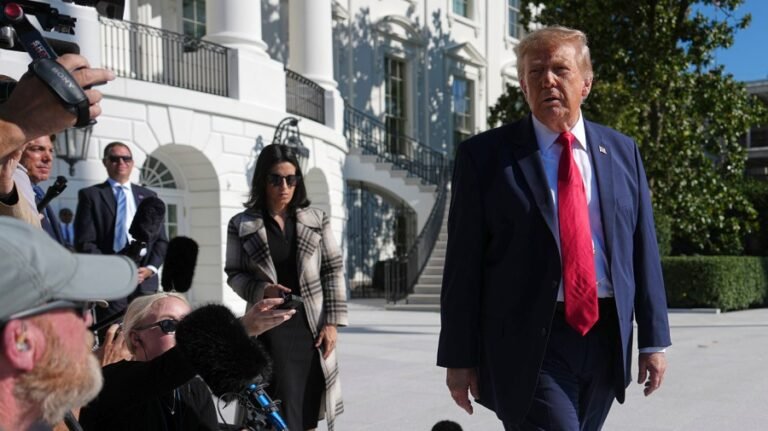 6 citizens sue Trump over White House bans on news outlets