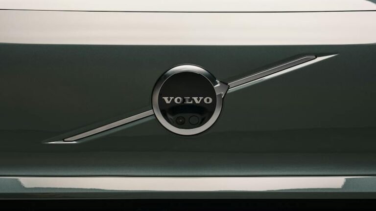 New Volvo EX50 to mix EX60 tech with ‘lower price’ from 2027