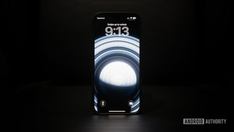 Wallpaper Wednesday: Amazing phone wallpapers for all to share (October 28)