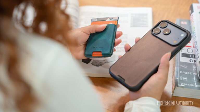 I tried the Soulog Sense, and now it’s staying attached to my phone until further notice