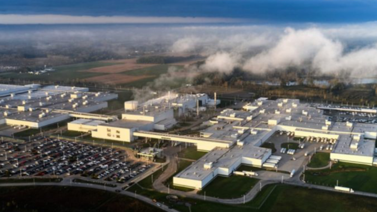GM Preps Major SUV Plant for Hybrids as EV Sales Slide