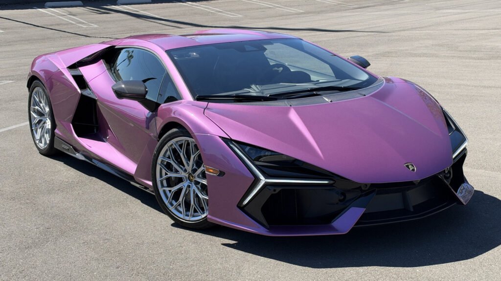 The Optional Carbon Fiber On This Lamborghini Revuelto Costs More Than The Average New Car