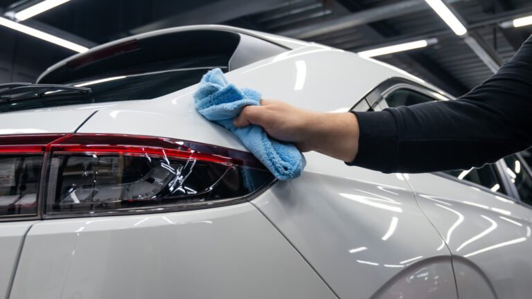 Why Microfiber Towels Should Be Thrown Out After Hitting The Ground