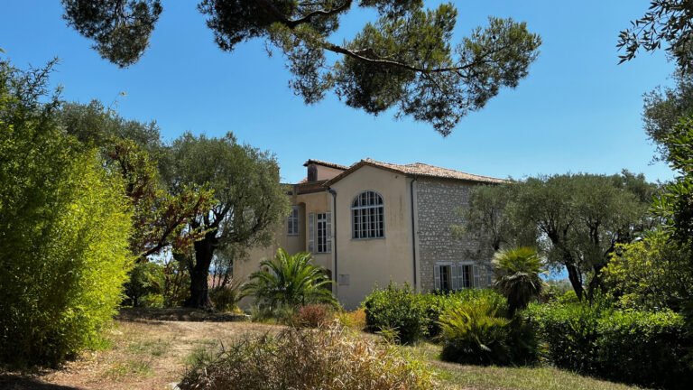 Police Use Vehicle Tracking To Foil $4.7 Million Renoir Heist On The French Riveria