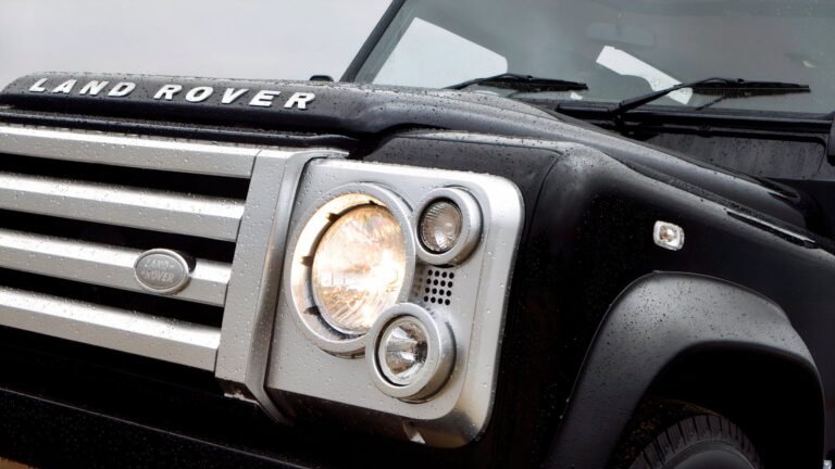 192 HP, 7,000 RPM, Full-Time 4WD: The Ultimate Factory Defender Was Powered By A BMW Inline-6