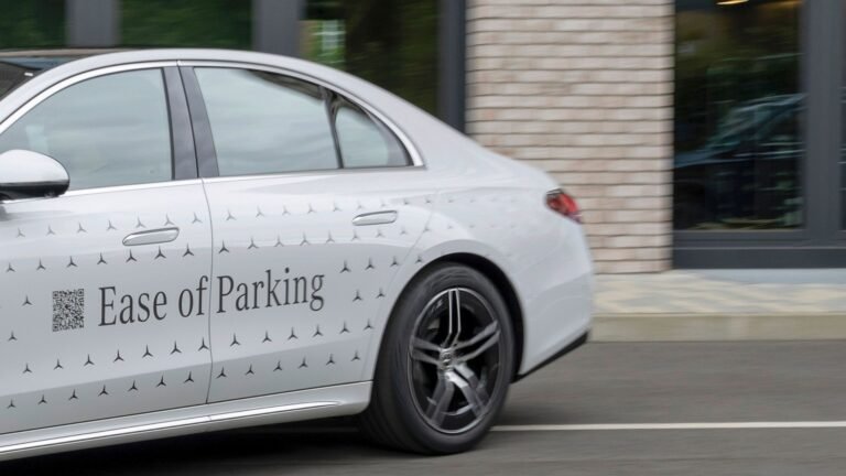 Parallel Parking Could Get Way Easier, If You Don't Mind Cameras Watching You Drive