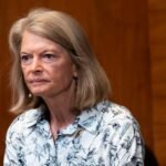 Murkowski backs Alaska Democrat for governor