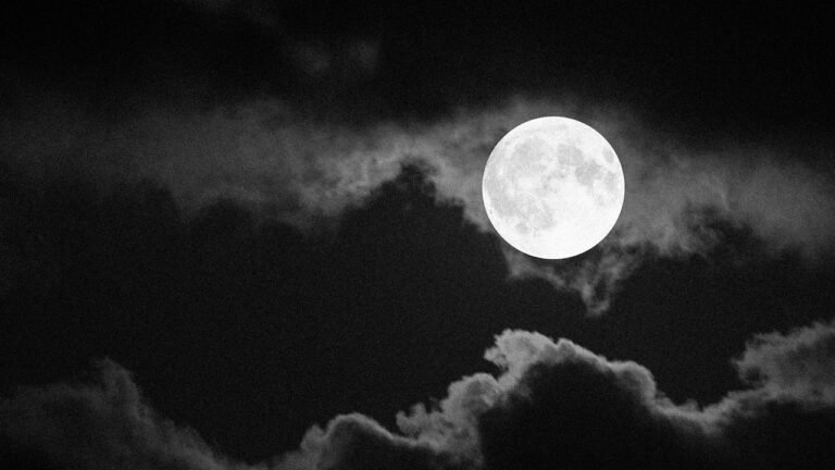 Look up tonight: October’s full moon is for hunters