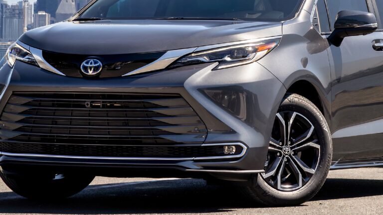 Toyota Sienna Recalled: 228,000 Minivans Could Have Second-Row Seat Problem