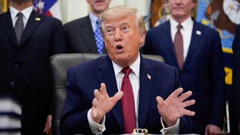 GOP senators warn Trump is hurting Republicans with independents