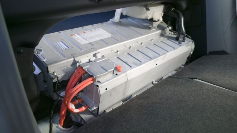 Some Dealers Charge $12k To Replace A Toyota Hybrid Battery, But Specialists Can Now Do It For $2,000